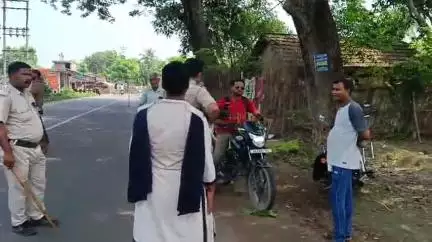 হরিহরপাড়া: হরিহরপাড়ায় পুলিশের কড়া হুঁশিয়ার । ঈদের দিনেই দু’জনের মৃত্যু, পরদিন সকাল থেকেই চোয়া সড়কে পুলিশের কড়া নজরদারি