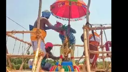 நாகப்பட்டினம்: திருமருகல் அருகே கோட்டப்பாடி கிராமத்தில்
சிவலோகநாதர் கோவில் குடமுழுக்கு - திரளான பக்தர்கள் கலந்துகொண்டு தரிசனம் செய்தனர்