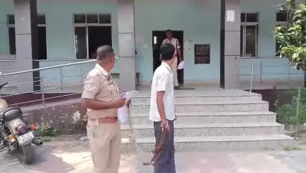 ঢেকিয়াজুলি ভাগ: লাঠীৰে নিৰ্মমভাৱে প্ৰহাৰ কৰি পিতৃক হত্যা কৰা গোচৰত ঢেকীয়াজুলিৰ পৰা এগৰাকী যুৱকক গ্ৰেপ্তাৰ কৰি জে’ল হাজোতলৈ প্ৰেৰণ