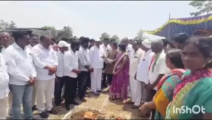 పరకాల ఎమ్మెల్యేఅర్హులైన ప్రతి ఒక్కరికి ప్రాధాన్యత క్రమంలో దశలవారీగా ఇందిరమ్మ ఇండ్లను ప్రారంభించారు