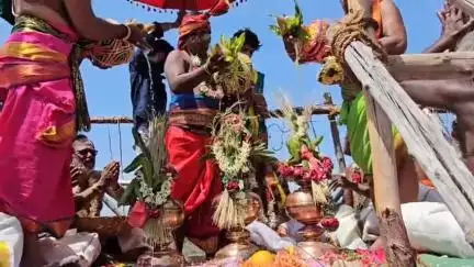 மானாமதுரை: முட்டக்குறிச்சி பத்திரகாளியம்மன் கோயில் கும்பாபிஷேக விழா ஏராளமான பக்தர்கள் பங்கேற்பு
