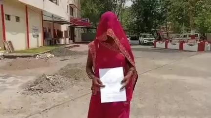 नरसिंहपुर: पीड़िता का आरोप- छेड़छाड़ करने वाले आरोपी के खिलाफ पुलिस नहीं कर रही कार्रवाई