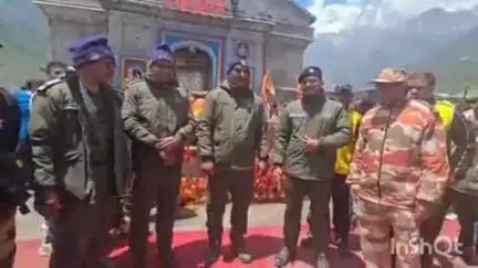 रुद्रप्रयाग: रुद्रप्रयाग में नियुक्त राजीव चौहान की निरीक्षक पद पर पदोन्नति पर बाबा केदार के प्रांगण में की गई पीपिंग सेरेमनी