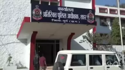 पाटन: जिले में DTH सुधारने के लिए दो मंजिला छत पर चढ़ा पूर्व सरपंच, करंट की चपेट में आने से गिरा