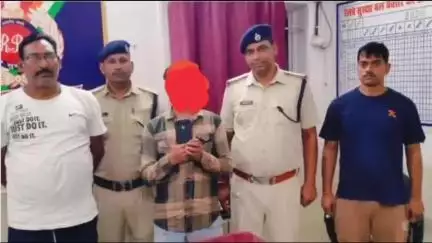 बक्सर: बक्सर रेलवे स्टेशन के प्लेटफॉर्म से आरपीएफ ने 1 मोबाइल चोर को गिरफ्तार किया, मोबाइल बरामद