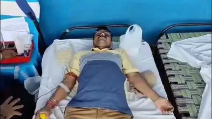 ব্যারাকপুর ২: দমদম ব্যারাকপুর সাংগঠনিক জেলা তৃণমূল কংগ্রেস হিন্দি প্রকোষ্ঠ সেলের পক্ষ থেকে আয়োজিত হলো রক্তদান শিবির ও কৃতি ছাত্র-ছাত্