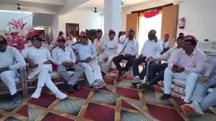 मऊ: ताजोपुर इलाके में सर्व सैनिक संगठन का हुआ कार्यक्रम, जिले भर के रिटायर्ड सैनिक और शहीद के परिवार रहे मौजूद