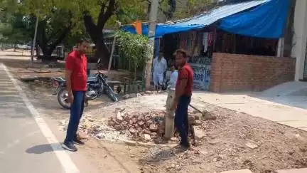 माधौगढ़: मालवीय नगर में हैंडपंप को दबंग ने किया बंद, नगरवासी हुए परेशान #jansamasya