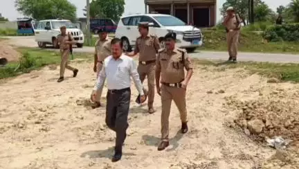 इटवा: उत्तर प्रदेश पुलिस मुख्यालय के डीआईजी ने कठेला समय माता थाने के निर्माणाधीन भवन का किया निरीक्षण, दिए आवश्यक निर्देश
