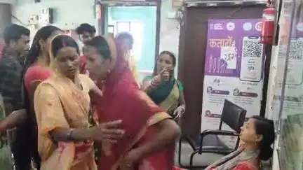 झाझा: रेफरल अस्पताल झाझा में प्रसव के लिए पहुंची गर्भवती महिला के मायके और ससुराल पक्ष की महिलाओं के बीच हुआ झगड़ा