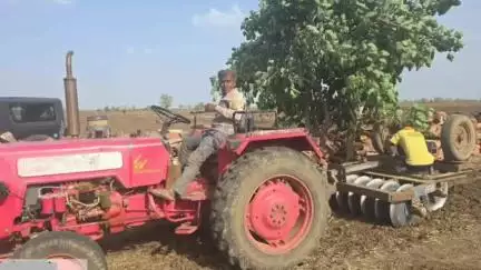 शाहबाद: केलवाड़ा में वन भूमि पर हंकाई करते कल्टीवेटर ट्रैक्टर को वन विभाग की टीम ने किया जब्त
