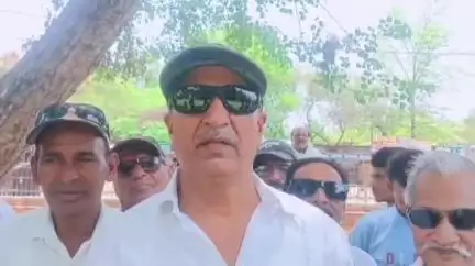ललितपुर: इलाईट चौराहे से बूढ़े बब्बा को जाने वाली सड़क पर ब्याना नाले के पुल का कार्य शीघ्र पूरा करने की मांग