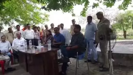 आंवला: आंवला में लीलौर झील को पर्यटक स्थल के रूप में विकसित करने के लिए डीएम ने किया निरीक्षण, दिए आवश्यक निर्देश