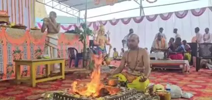 విశాఖపట్నం: సింహద్రినాధుడు జన్మనక్షత్రం స్వాతి పురస్కరించుకుని  ప్రత్యక్షంగా  పరోక్షంగా 109 జంటలు  పాల్గొన్నట్టు తెలిపిన ఈఓ