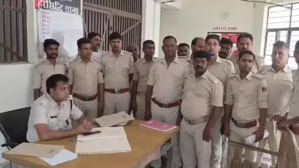 अरेराज: हरसिद्धि थाने में चौकीदार परेड का आयोजन किया गया, दिए गए आवश्यक निर्देश