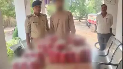 डेहरी: डिहरी मुo थाना क्षेत्र में विदेशी शराब के साथ अभियुक्त को किया गया गिरफ्तार, 128 लीटर शराब जब्त