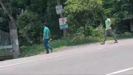 দেগঙ্গা: দেগঙ্গা ব্লকের গোবর্ধনপুরে এক ব্যক্তির বাড়ি থেকে নগদ টাকা ও সিসি ক্যামেরা চুরি করার অভিযোগ প্রতিবেশী যুবকের বিরুদ্ধে