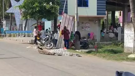 భీమవరం: అండలూరులో లారీ ఢీకొని బొండాడ గ్రామానికి చెందిన సత్యవతి (30) మృతి
