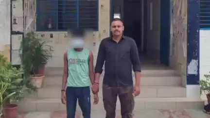 सवायजपुर: पचदेवरा पुलिस ने ख्वाजगीपुर में हुई चोरी का किया खुलासा, एक बाल अपचारी को पकड़ा, नगदी और जेवरात बरामद