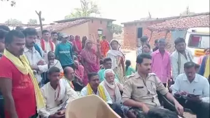 दुधि: दिल्ली में काम करने गए परनी गाँव निवासी युवक का शव घर पहुँचा, परिजनों में कोहराम, ग्रामीणों ने एम्बुलेंस रोका