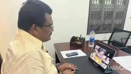 தேனி: முதலமைச்சர் காணொளி காட்சி மூலம் நடத்தப்பட்ட ஆலோசனைக் கூட்டத்தில் தேனி எம்பி பங்கேற்பு
