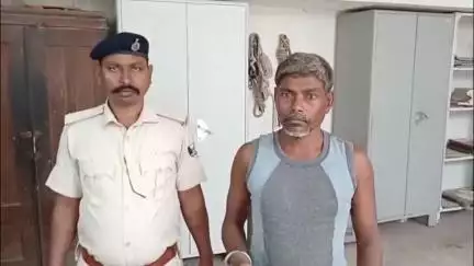 बरबीघा: बरबीघा क्षेत्र से 2 लीटर देसी शराब के साथ एक युवक गिरफ्तार, जेल भेजा गया