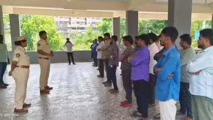 విజయవాడ లో రౌడీ షీటర్లు కౌన్సిలింగ్ ఇచ్చిన సిఐ లక్ష్మీనారాయణ