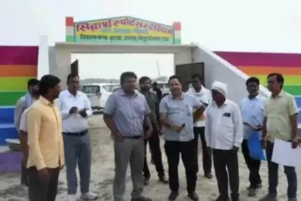 बांसी: इटवा के बेलहरा में सिद्धार्थ स्पोर्ट स्टेडियम का डीएम ने किया निरीक्षण, सड़क और बिजली के लिए दिए आवश्यक निर्देश