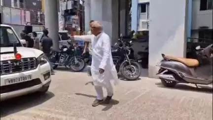 ব্যারাকপুর ২: দলের কথা বাইরে নিয়ে গিয়ে থাকে তার জন্য দল ব্যবস্থা নেবে কর্মীসভার বক্তব্য বাইরে আসা প্রসঙ্গে ব্যারাকপুরে বললেন নির্মল