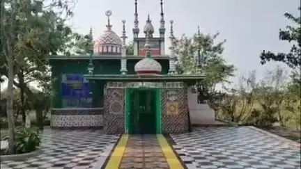 गोंडा: धानेपुर इलाके के एक ही गांव की तीन युवतियां मजार पर फातिहा कराने गईं, संदिग्ध परिस्थितियों में लापता