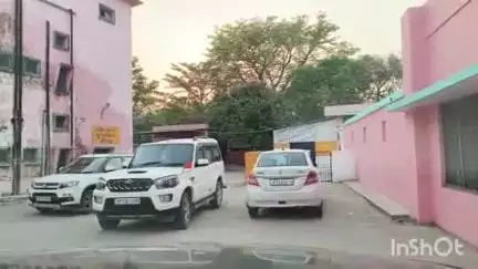 राणा बेनी माधव बख्श सिंह जिला अस्पताल में अवैध पार्किंग का वीडियो हुआ वायरल, CMS ने नहीं दिया सकारात्मक जवाब