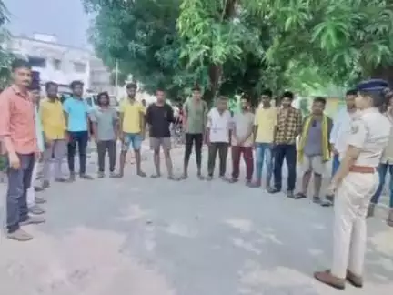 पूर्णिया पूर्व: पूर्णिया SP के आदेशानुसार जिले के सभी थानों पर थानाध्यक्ष द्वारा गुंडा परेड का आयोजन किया गया