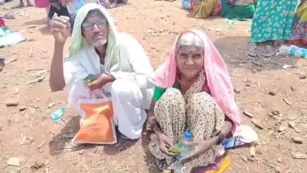 ಕೊಪ್ಪಳ: ಮೃಗಶಿರ ನಕ್ಷತ್ರದಲ್ಲಿ ಕುಟಿಗೆನಹಳ್ಳಿ ಗ್ರಾಮದಲ್ಲಿ ಅಶೋಕ ರಾವ್ ಕುಲಕರ್ಣಿಯಿಂದ ಅಸ್ತಮಾ ರೋಗಕ್ಕೆ ಉಚಿತ ಔಷಧ ವಿತರಣೆ