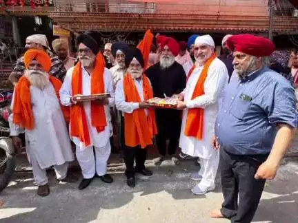 ਲੁਧਿਆਣਾ ਪੂਰਬੀ: cmc ਚੋਂਕ ਵਿਧਾਇਕ ਅਸ਼ੋਕ ਪ੍ਰੈਸ਼ਰ ਪੱਪੀ ਨੇ ਪ੍ਰਕਾਸ਼ ਦਿਹਾੜੇ ਦੇ ਚਲਦਿਆਂ ਨਗਰ ਕੀਰਤਨ ਚ ਲਗਾਈ ਹਾਜ਼ਰੀ