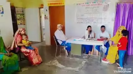 लालगंज: हलिया ब्लाक के पांच प्राथमिक स्वास्थ्य केंद्रों पर जन आरोग्य मेला का आयोजन, कुल 249 मरीजों का किया गया स्वास्थ्य परीक्षण