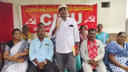 సిర్పూర్ టి: జులై 9న కార్మిక, కర్షక సమ్మెను జయప్రదం చేయాలని కాకజ్నగర్ పట్టణంలో పిలుపునిచ్చిన సిఐటియు రాష్ట్ర కోశాధికారి రాములు