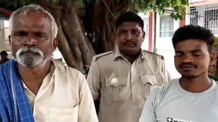 समस्तीपुर: रायपुर बुजरुग: पत्नी से मारपीट मामले में ज़मानत टूटने पर पुलिस ने पिता-पुत्र को किया गिरफ्तार