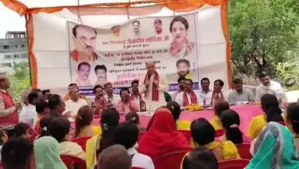 सागर: मकरोनिया नगर पालिका के वार्ड नंबर-15 व 18 में विधायक प्रदीप लारिया ने विकास कार्यों का किया भूमिपूजन