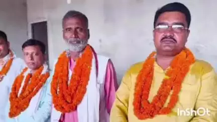 गुरारू: गुरारू स्थित जे के ऑटो मोबाइल के हॉल में राजद की बैठक, कमलेश सिंह दांगी निर्विरोध प्रखंड अध्यक्ष बने