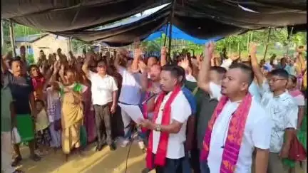 কোকৰাঝাৰ ভাগ: বাসবাৰীত আডানিক ভুমি দিয়াৰ প্ৰতিবাদত বডো নেছনেল ষ্টুদেন্ত ইউনিয়ন বৃহৎ ধৰ্ণা কাৰ্য্যসূচী ৰূপায়ন