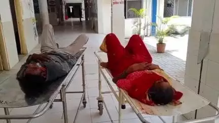 सिमडेगा: कोचेडेगा बेन्दोंजोर के पास मोटरसाइकिल दुर्घटना में पति-पत्नी घायल