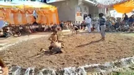 सोलन: चौरींधारा वाला मंदिर चामियाँ में आयोजित दो दिवसीय मेले का रविवार को समापन, दंगल रहा विशेष आकर्षण का केंद्र