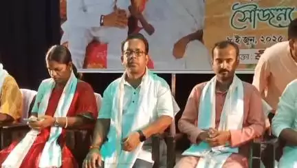 বিশালগড়: অফিসটিলা নতুন টাউন হলে প্রবীণ নাগরিকদের নিয়ে আয়োজিত 'বটবৃক্ষ' কর্মসূচি, উপস্থিত বিধায়ক
