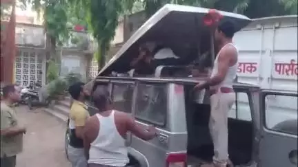 बक्सर: बक्सर के वीर कुंवर सिंह चेक पोस्ट पर बोलेरो से 29 पेटी शराब बरामद, 1 तस्कर गिरफ्तार