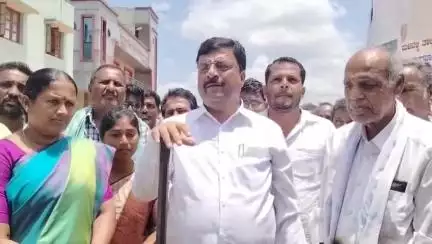 ಮಳವಳ್ಳಿ: ತಳಗವಾದಿ ಗ್ರಾಮದಲ್ಲಿ ₹6 ಕೋಟಿ ವೆಚ್ಚದ ಸಂಪರ್ಕ ರಸ್ತೆ ಅಭಿವೃದ್ಧಿ ಕಾಮಗಾರಿಗೆ ಶಾಸಕ ನರೇಂದ್ರಸ್ವಾಮಿ ಚಾಲನೆ