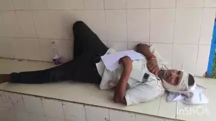 मधेपुरा: सदर अस्पताल परिसर में मरीज से मिलने आए राणा कुमार से तीन लोगों ने की मारपीट, अस्पताल में भर्ती