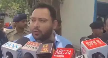 पटना ग्रामीण: पटना में नेता प्रतिपक्ष तेजस्वी यादव ने उठाया इलेक्शन कमीशन पर सवाल, पूछा- 2020 चुनाव की गिनती क्यों रोकी गई?