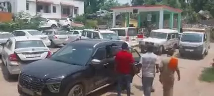 कुचायकोट: NH-27 बलथरी चेक पोस्ट के पास से 4 लोग 4 लीटर शराब के साथ गिरफ्तार