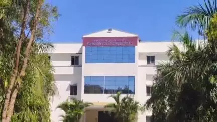 खुलताबाद: एमए चे पेपर दुसऱ्यांकडून लिहून घेतल्याप्रकरणी कोहिनूर कॉलेजच्या सहा जणांवर खुलताबाद पोलिसांत गुन्हा दाखल