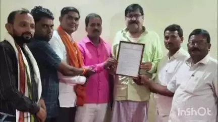 मेदिनीनगर (डालटनगंज): भाजपा प्रतिनिधिमंडल ने मेंदनी नगर विधायक सत्येंद्रनथ तिवारी के आवास पर 12 सूत्रीय सुझाव पत्र सौंपा